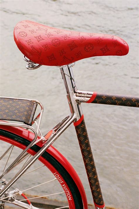 louis vuitton tamboite bike.